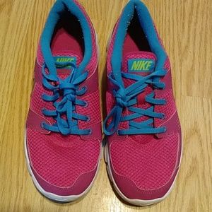 Women Nike size 9